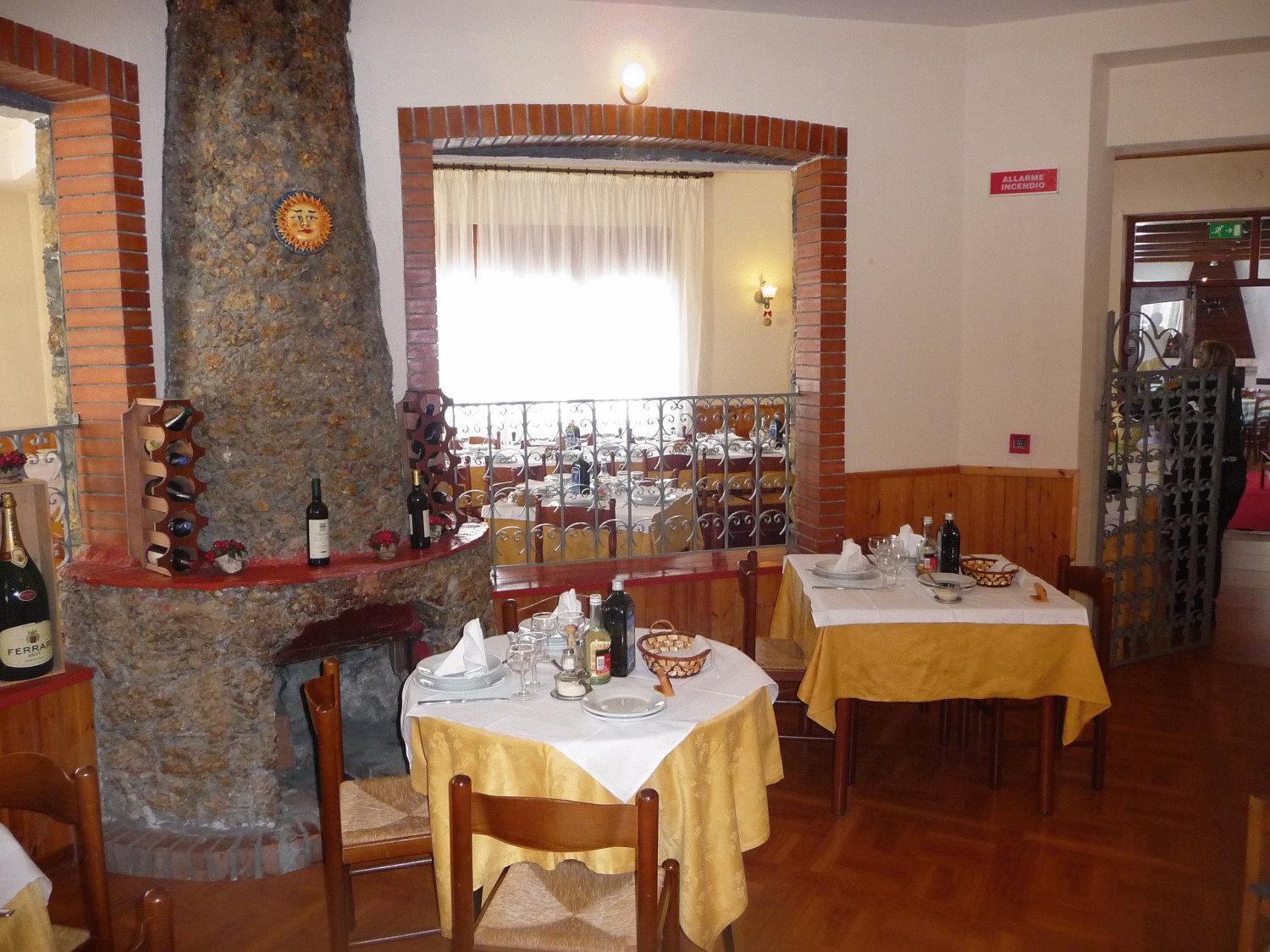 Albergo Del Sole ロッカラーゾ エクステリア 写真